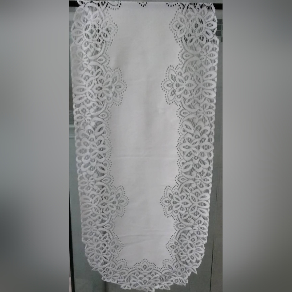 Vintage White Lace Oblong Table Runner 34" x 14" oblong New without Tag